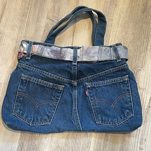 Repurposed Upcycled Levi's Jeans Shoulder Bag - Picture 5 of 7
